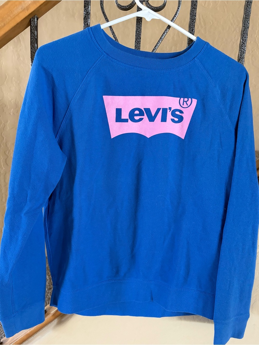 Levi’s Women’s Classic Logo Crewneck